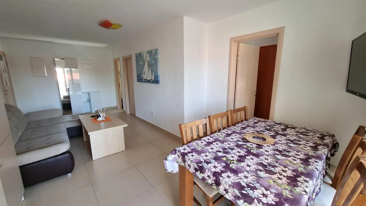 Apartments Bellator سيلو