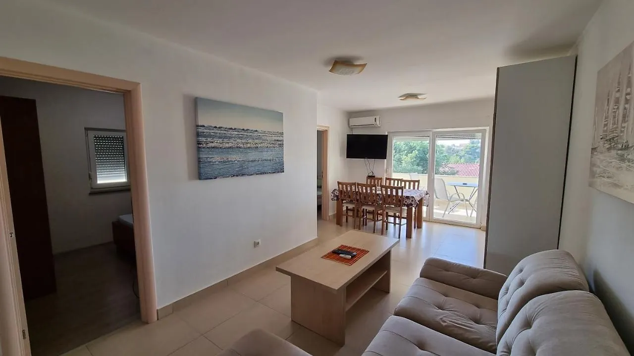 Apartments Bellator سيلو