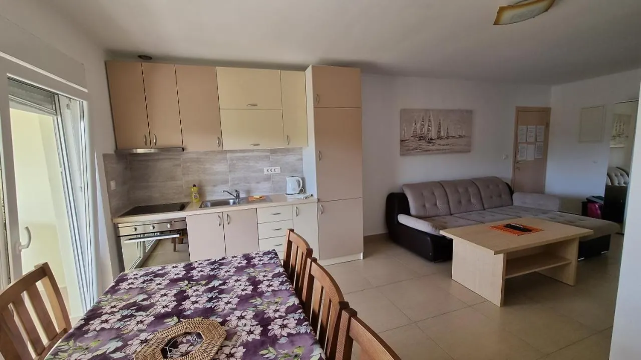 Apartments Bellator سيلو