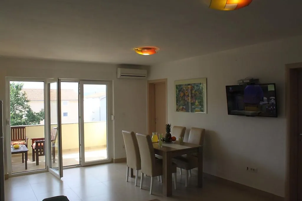 Apartments Bellator سيلو 0*,